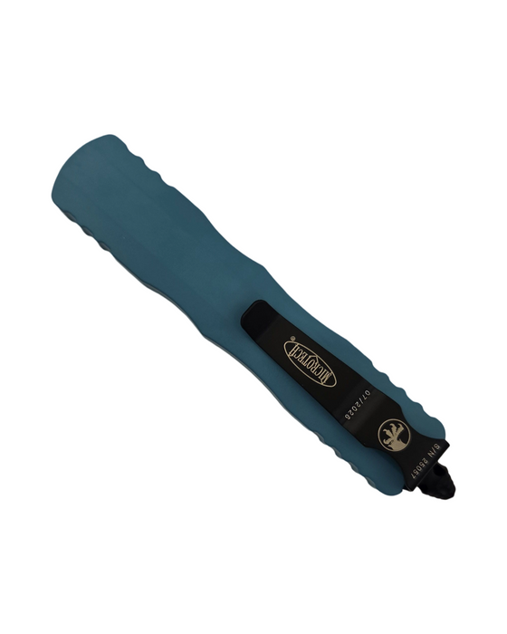 Microtech 225-3 CN - Dirac D/E Cyan Full Serrated